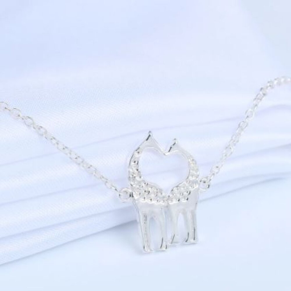Giraffe Lover Romance Animal Silver Color Bracelet